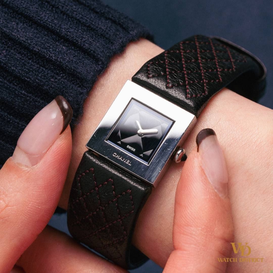 Chanel Matelasse Watch H0116