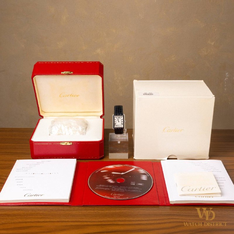 Cartier 24 x Tank Solo W5200005