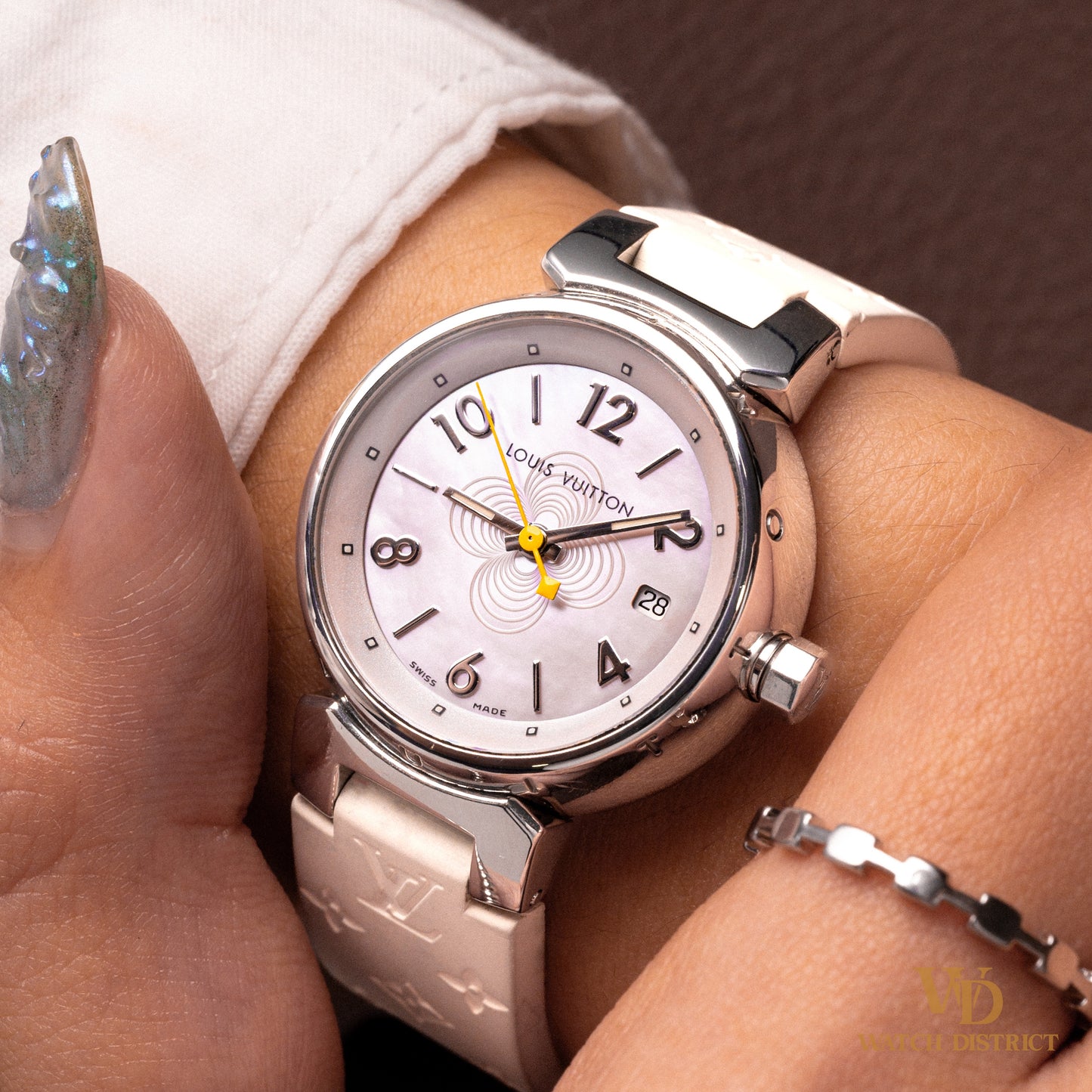 Louis Vuitton Tambour MOP Q1216 Quartz
