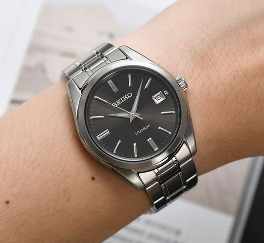 Seiko Titanium SUR375 Quartz