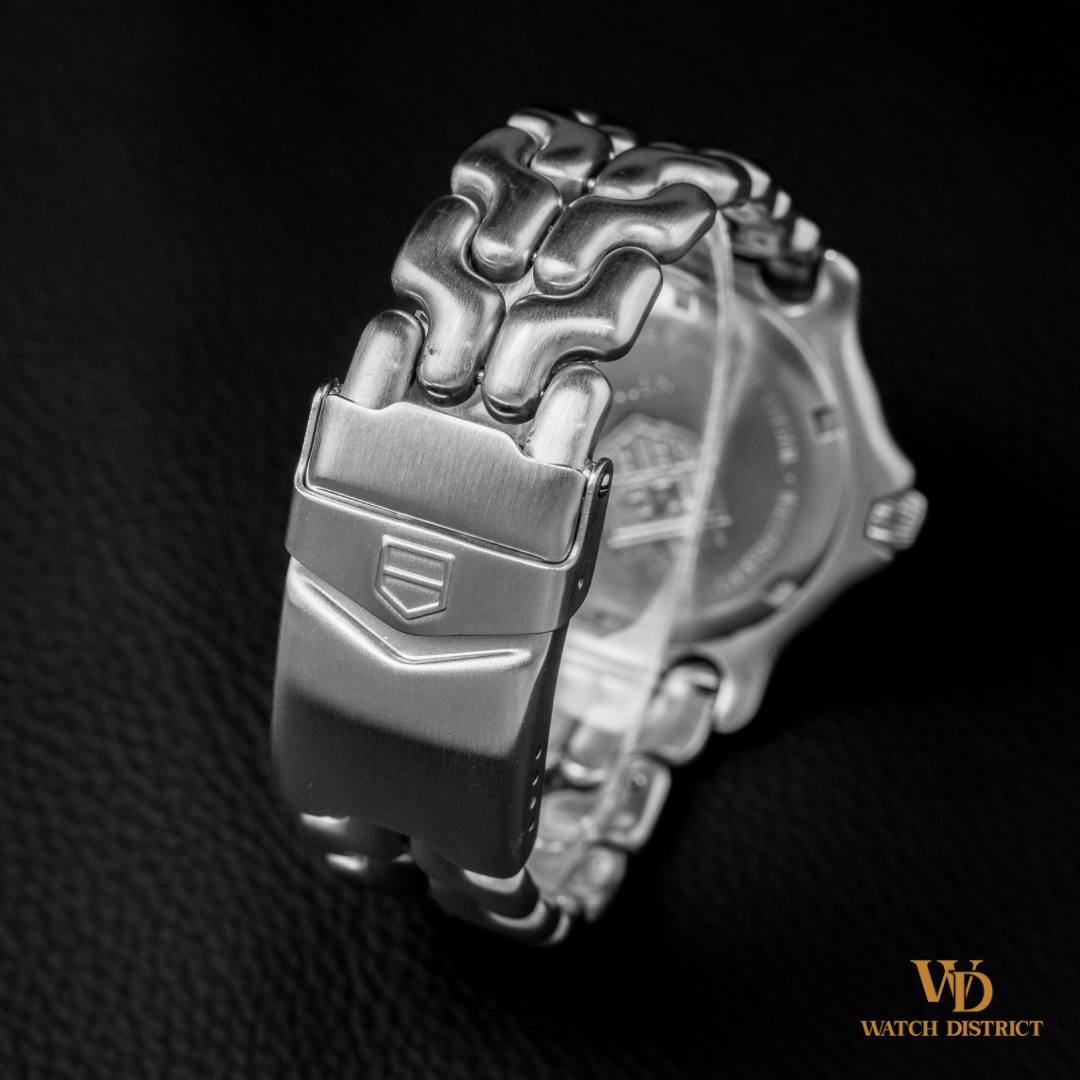 Tag Heuer Professional 200m WG111C