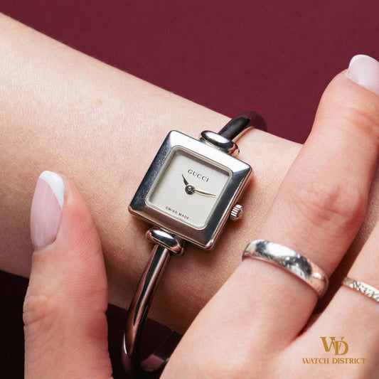 Gucci Bangle Watch 1900L