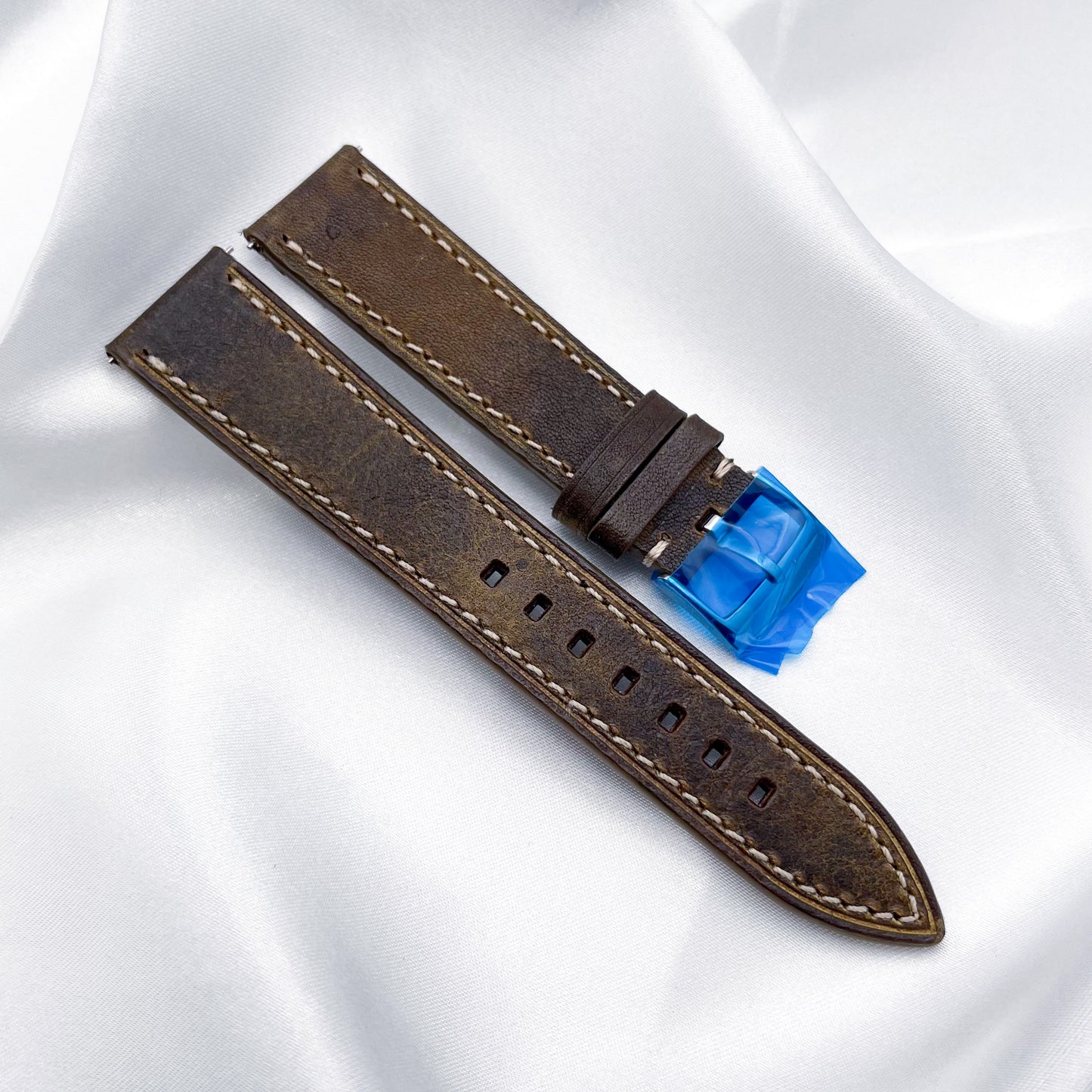 20mm Carob Brown Oiled Leather Universal Strap