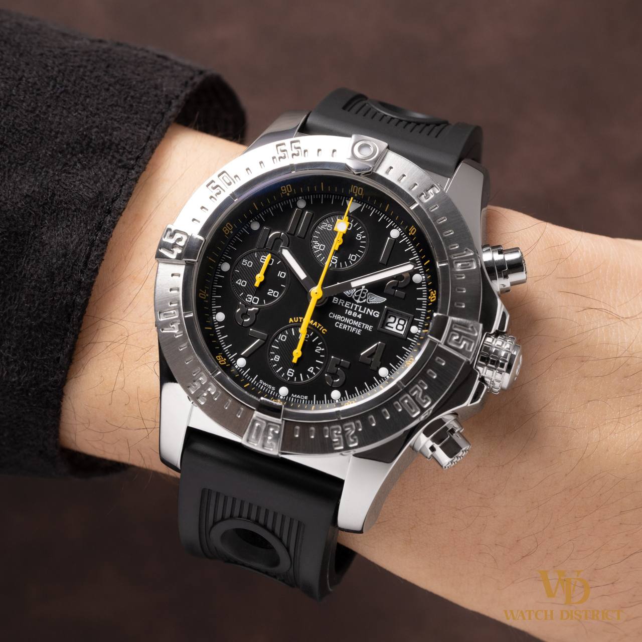 Breitling Avenger A13380Q8
